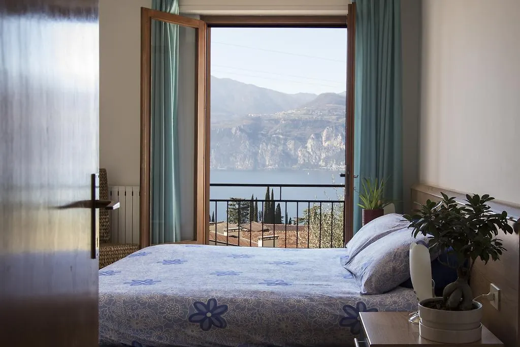 Casa Bianca Hotel Malcesine 2*,